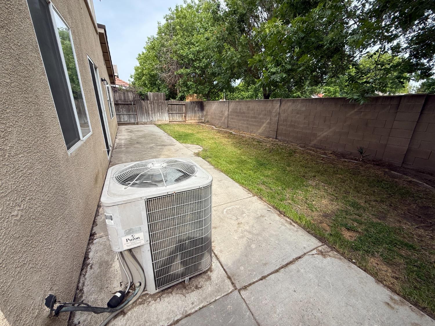 1001 La Paloma St, Turlock, CA 95382