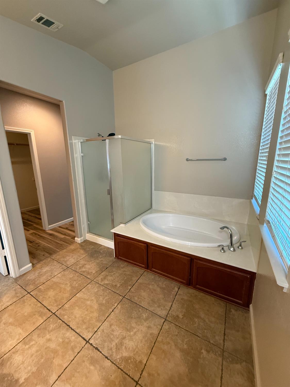 1001 La Paloma St, Turlock, CA 95382