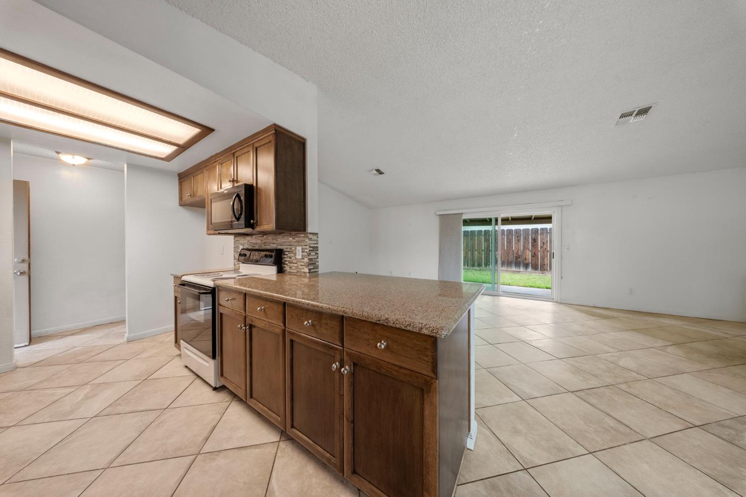 1120 Shasta Ave, Modesto, CA 95358