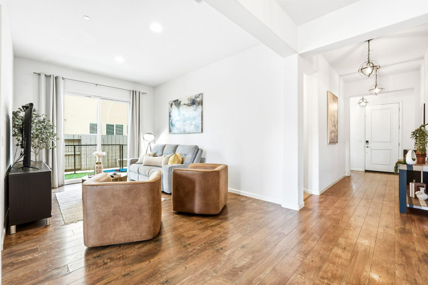 1249 Blue Flax Dr, Patterson, CA 95363