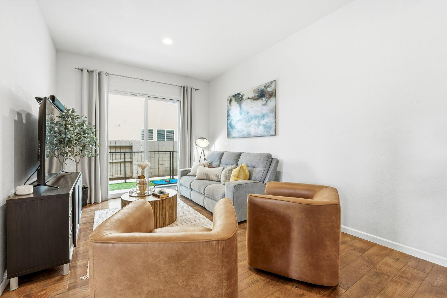 1249 Blue Flax Dr, Patterson, CA 95363