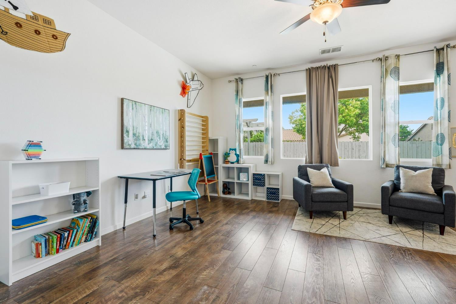 1249 Blue Flax Dr, Patterson, CA 95363