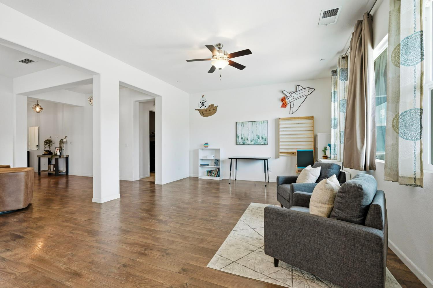 1249 Blue Flax Dr, Patterson, CA 95363