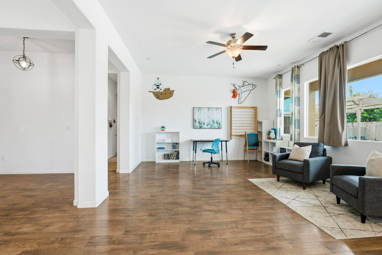 1249 Blue Flax Dr, Patterson, CA 95363