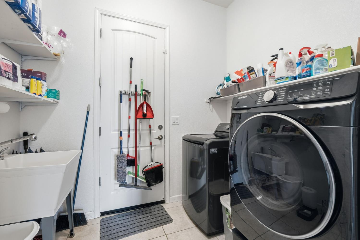 1249 Blue Flax Dr, Patterson, CA 95363