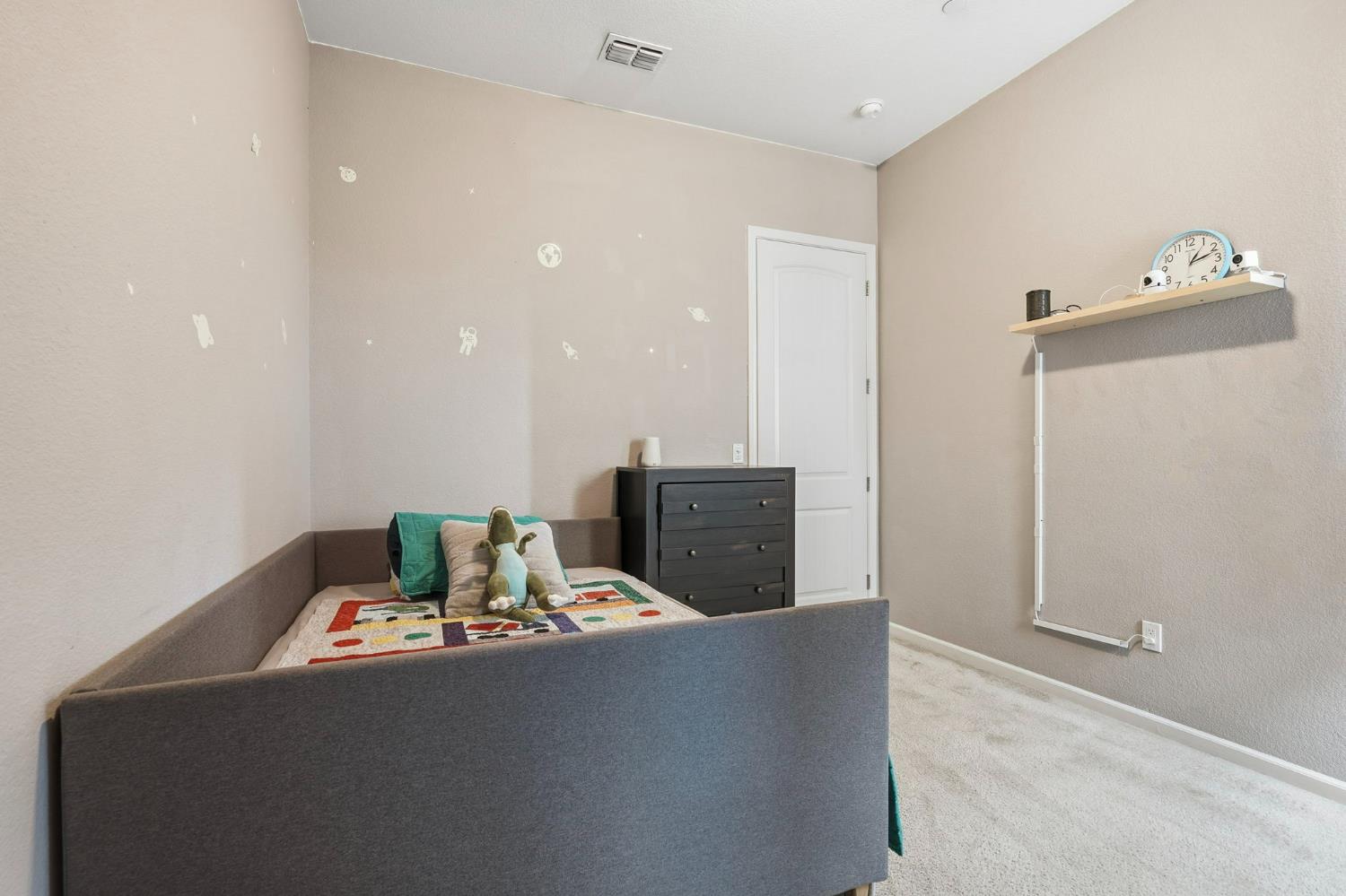 1249 Blue Flax Dr, Patterson, CA 95363