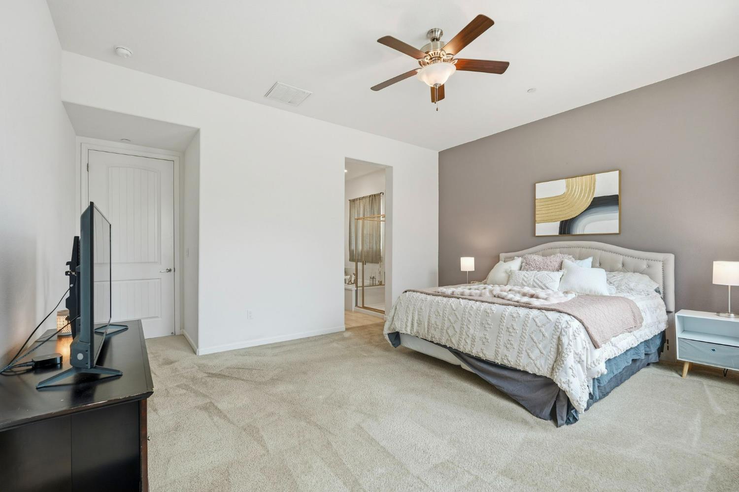 1249 Blue Flax Dr, Patterson, CA 95363