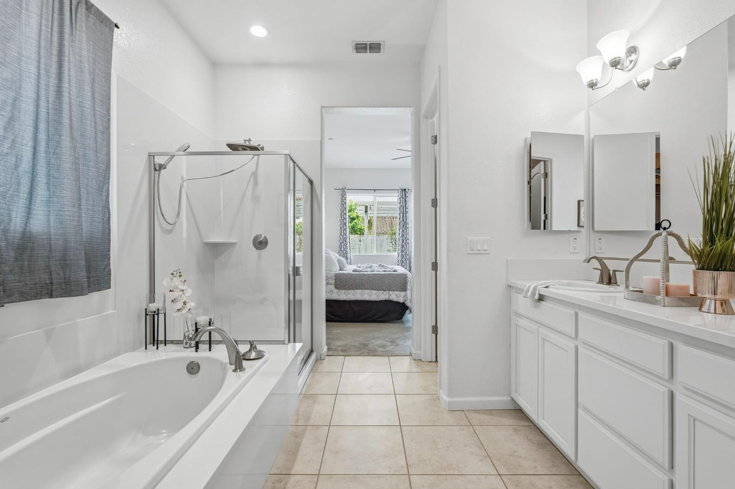 1249 Blue Flax Dr, Patterson, CA 95363