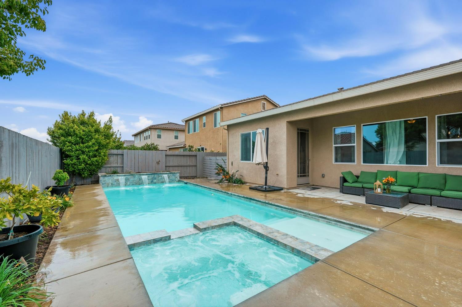 1249 Blue Flax Dr, Patterson, CA 95363