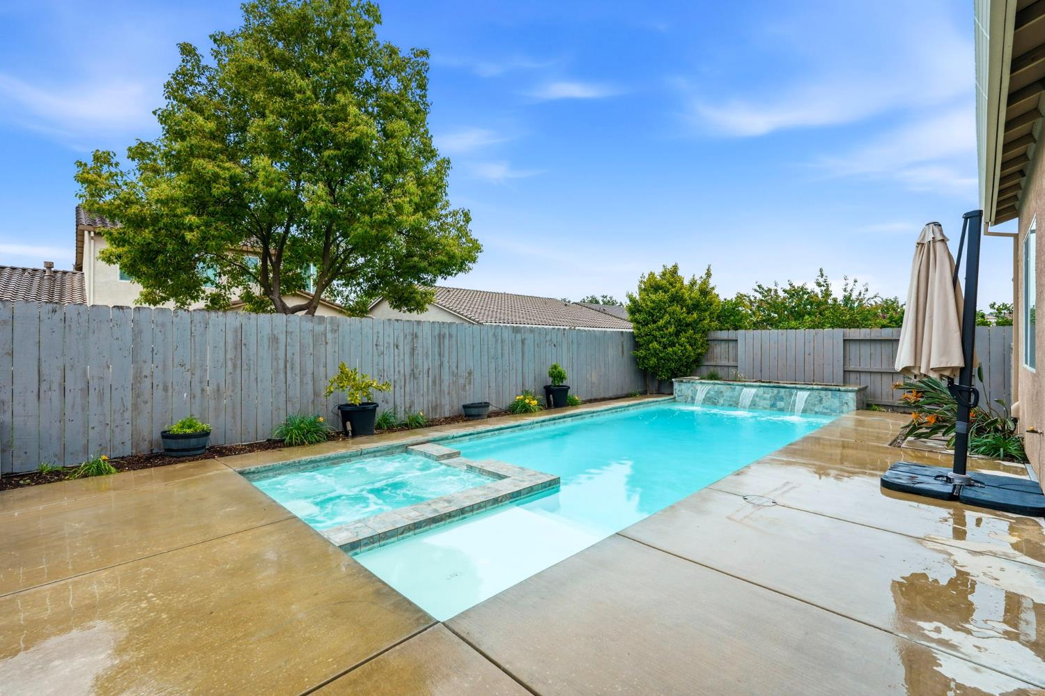 1249 Blue Flax Dr, Patterson, CA 95363