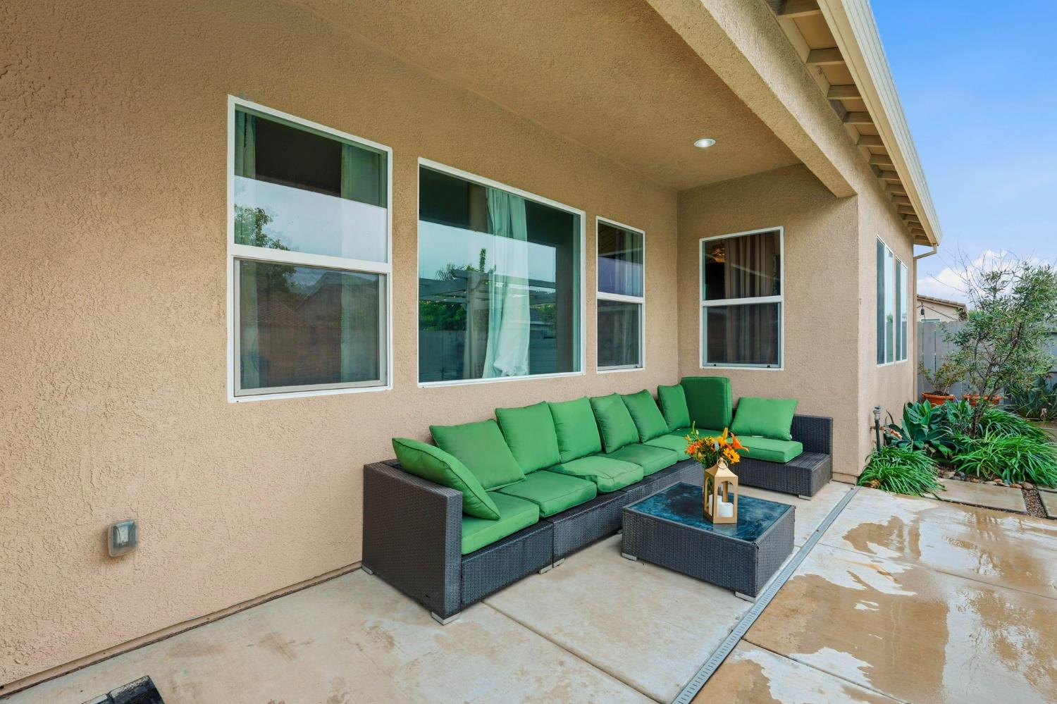 1249 Blue Flax Dr, Patterson, CA 95363