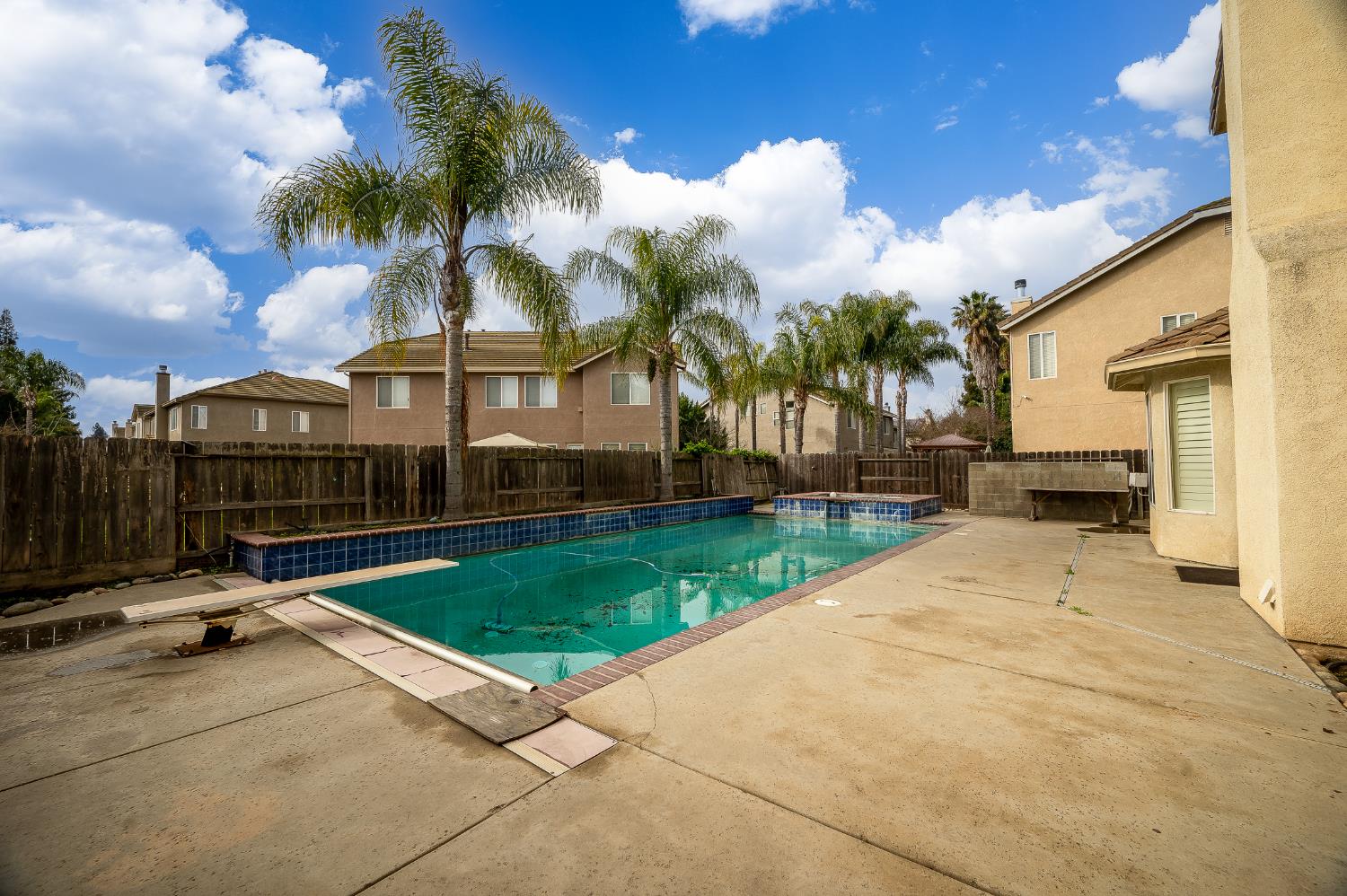 2800 Olympus Ct, Modesto, CA 95356