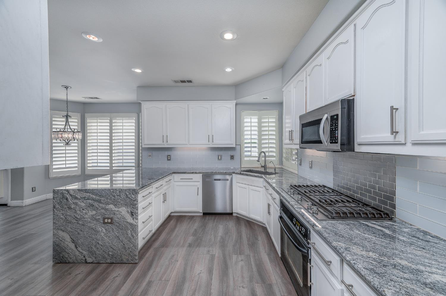 2800 Olympus Ct, Modesto, CA 95356