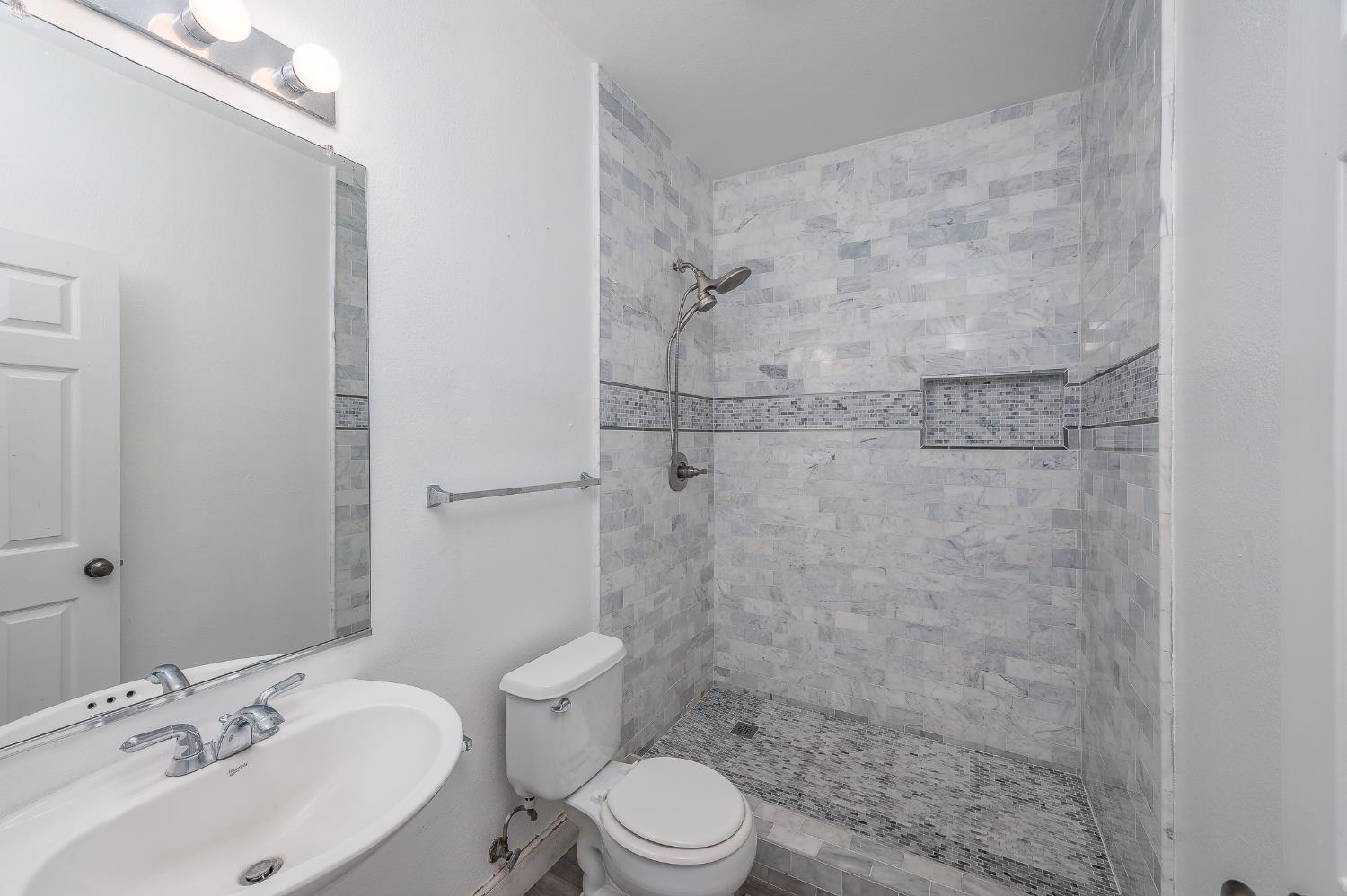 2800 Olympus Ct, Modesto, CA 95356