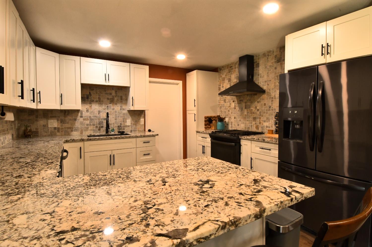 1636 Woodworth Ave, Modesto, CA 95351