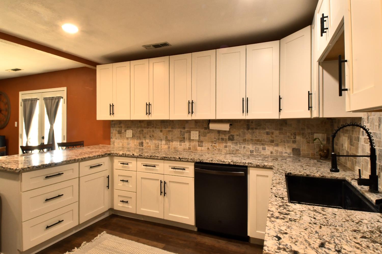 1636 Woodworth Ave, Modesto, CA 95351