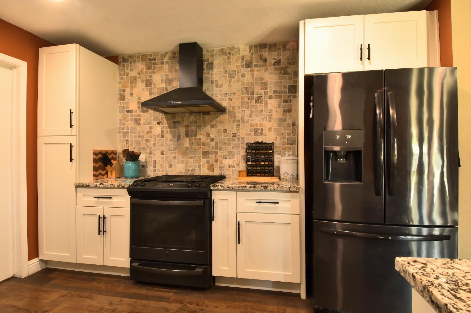 1636 Woodworth Ave, Modesto, CA 95351