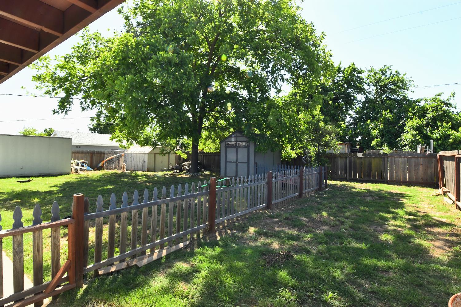 1636 Woodworth Ave, Modesto, CA 95351