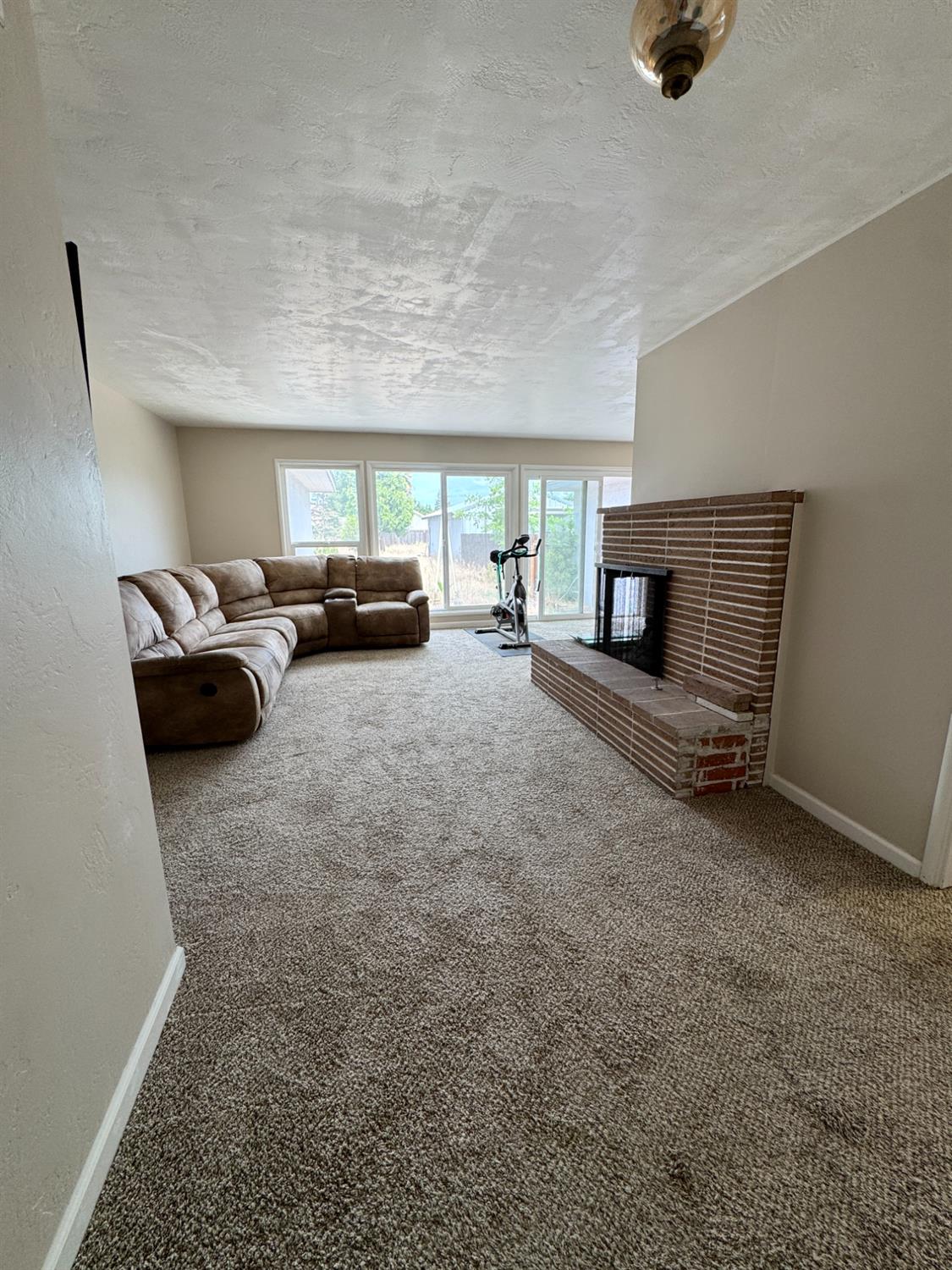 1101 E Monte Vista Ave, Turlock, CA 95382