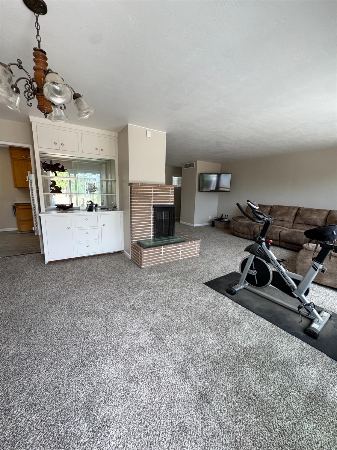 1101 E Monte Vista Ave, Turlock, CA 95382