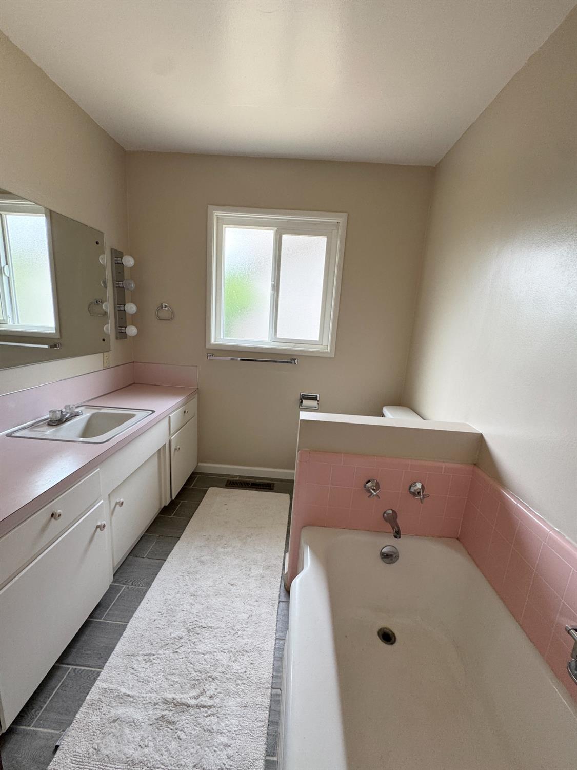 1101 E Monte Vista Ave, Turlock, CA 95382