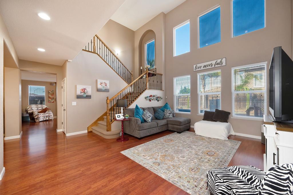 5034 Winding River Ct, Riverbank, CA 95367