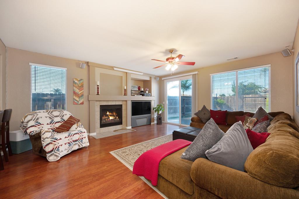 5034 Winding River Ct, Riverbank, CA 95367