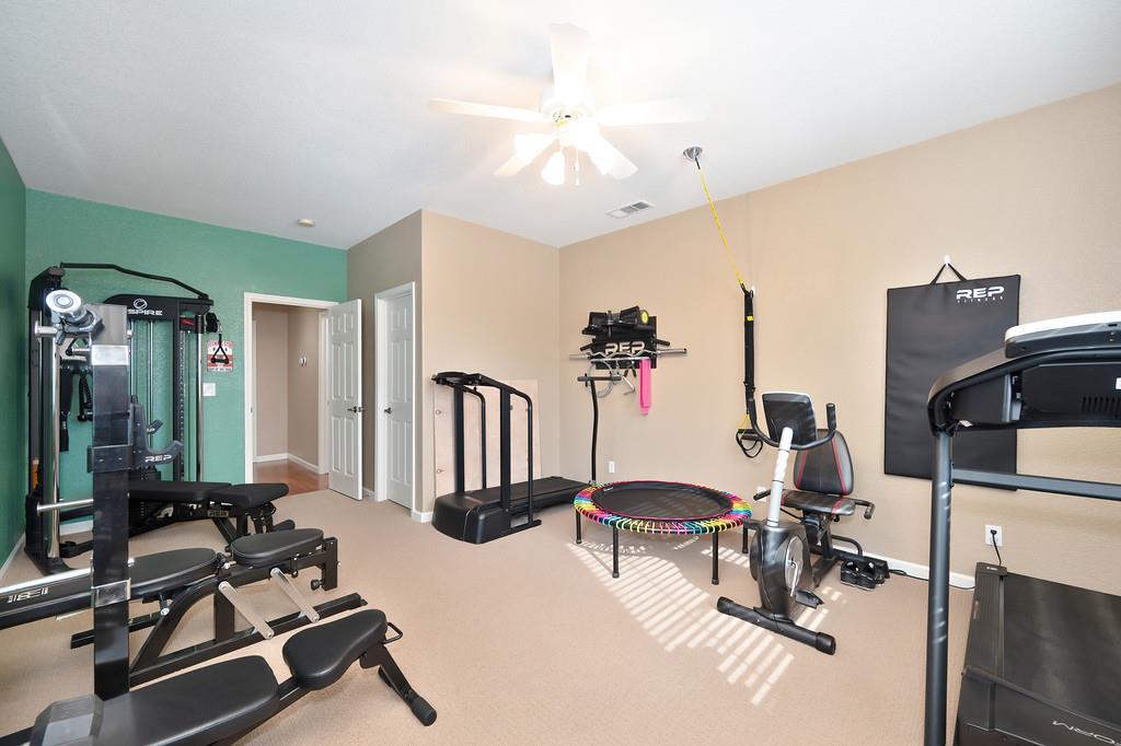 5034 Winding River Ct, Riverbank, CA 95367