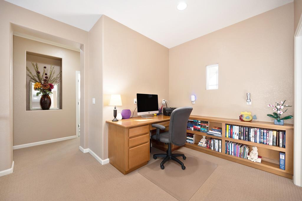 5034 Winding River Ct, Riverbank, CA 95367