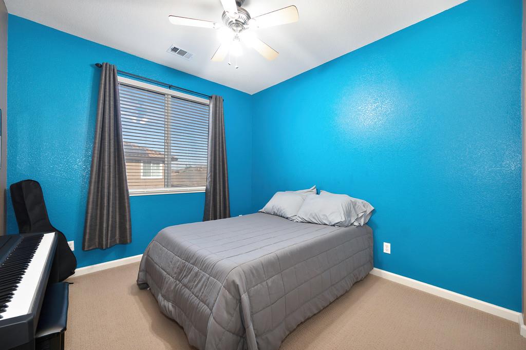 5034 Winding River Ct, Riverbank, CA 95367