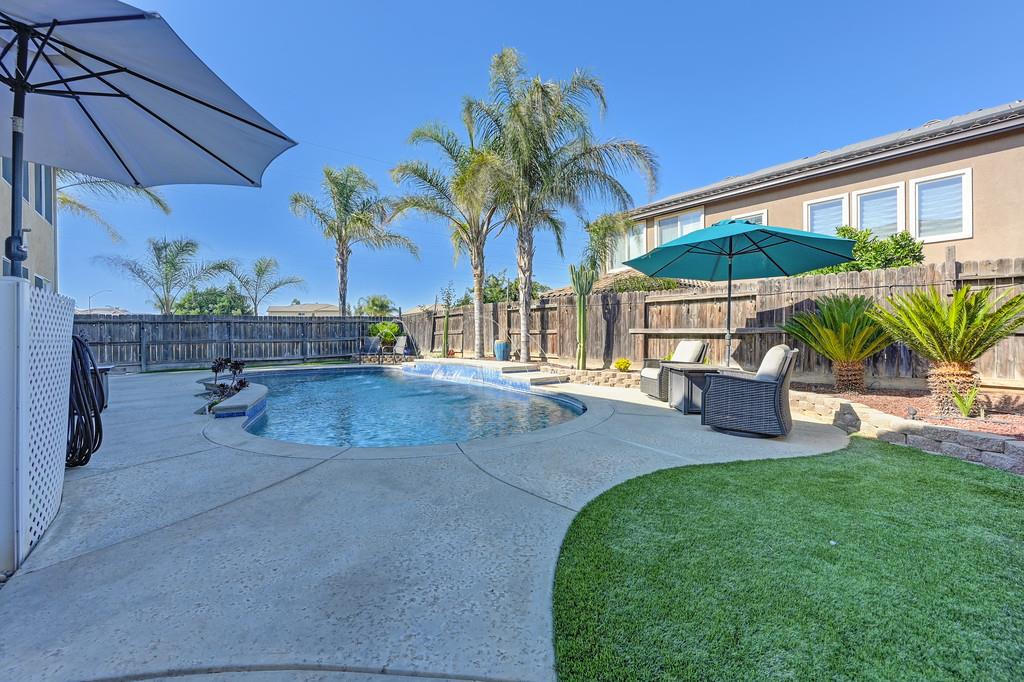 5034 Winding River Ct, Riverbank, CA 95367