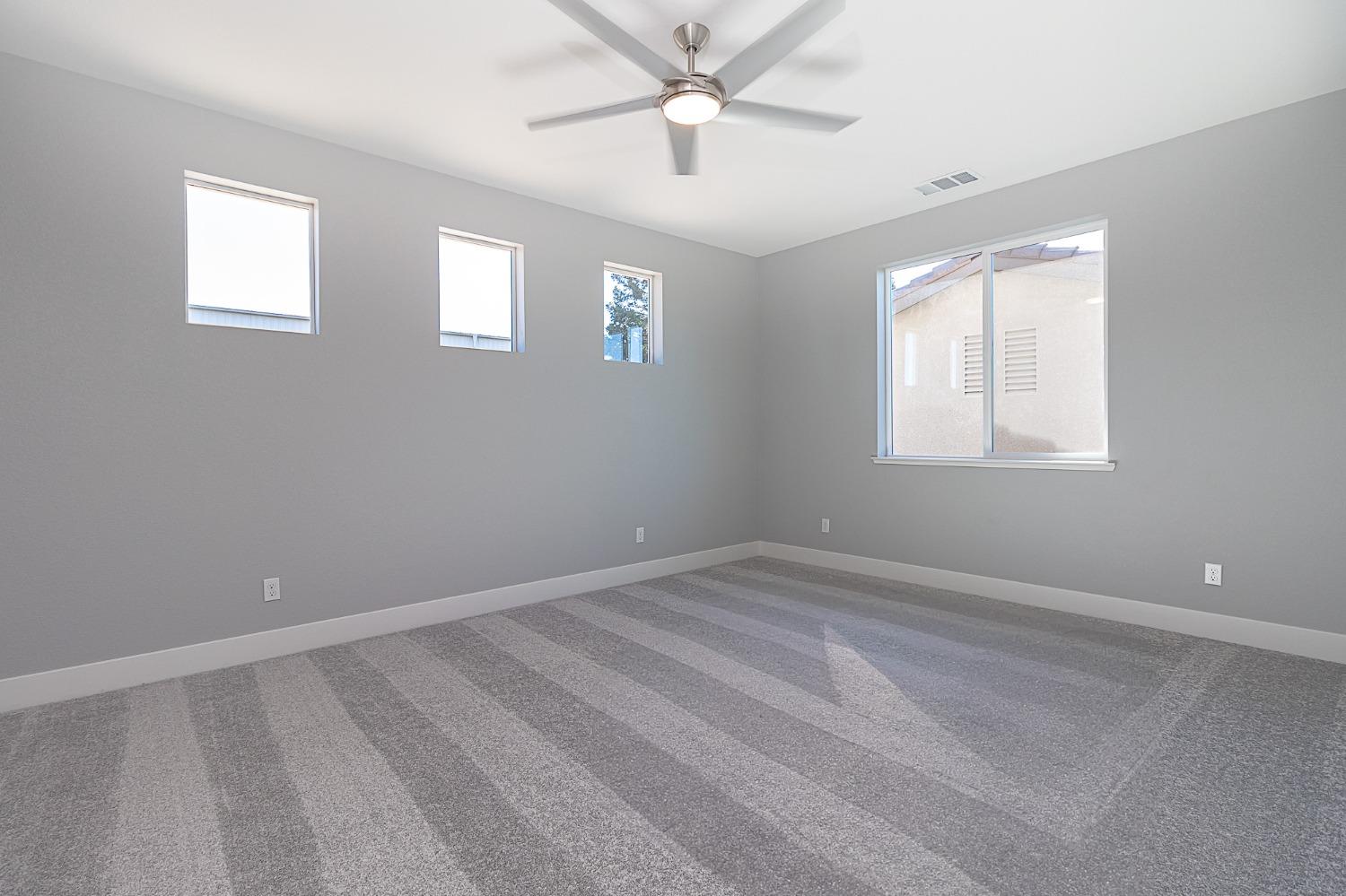 909 Meadowlands Dr, Oakdale, CA 95361