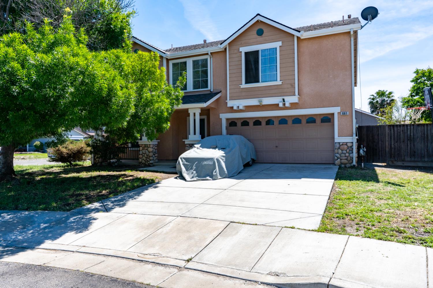 661 Sandhill Crane Dr, Los Banos, CA 93635