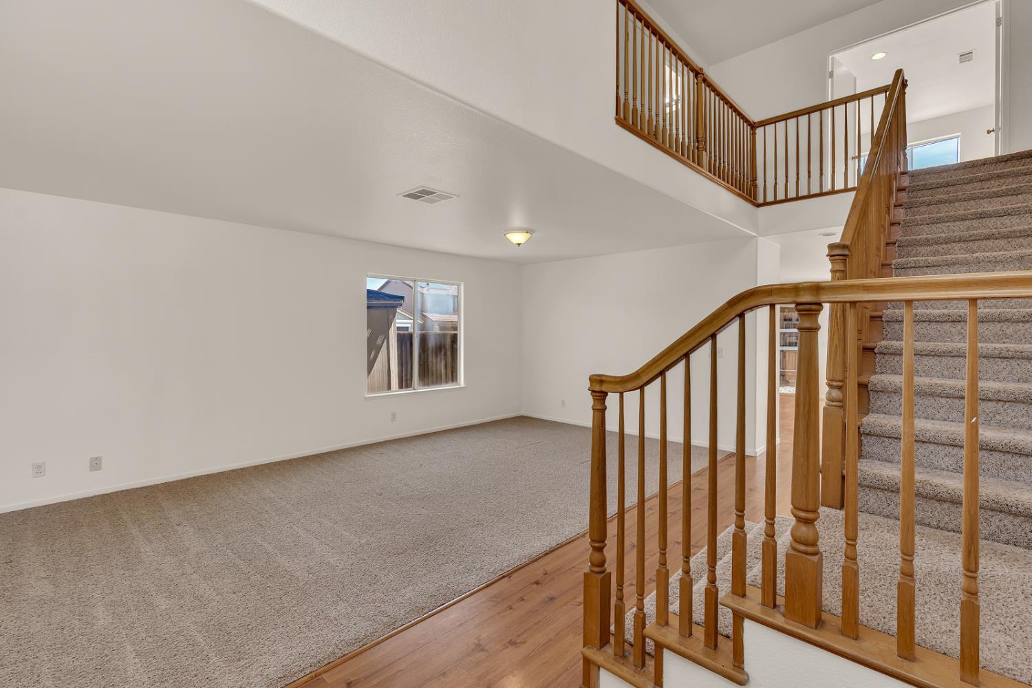 661 Sandhill Crane Dr, Los Banos, CA 93635