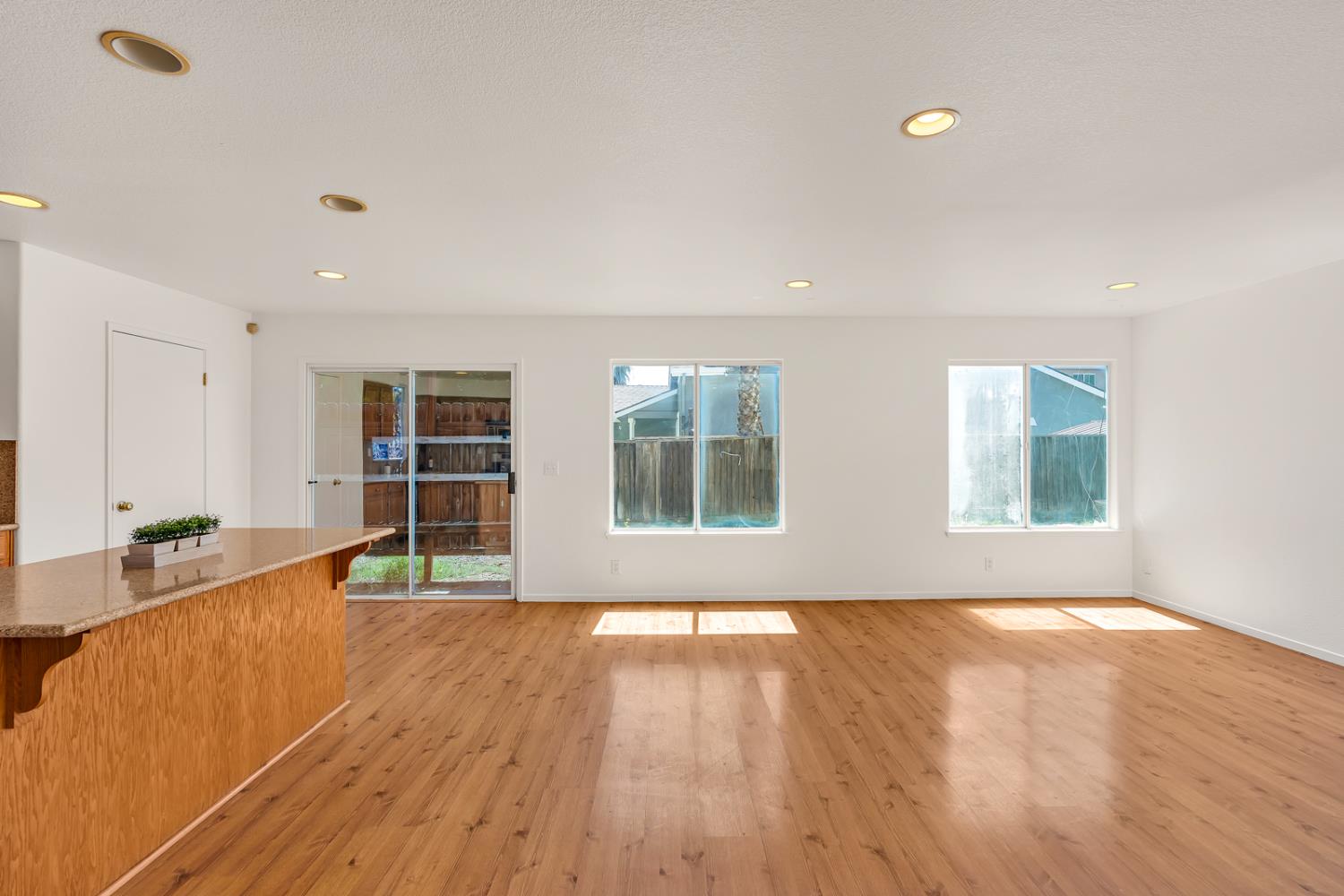 661 Sandhill Crane Dr, Los Banos, CA 93635