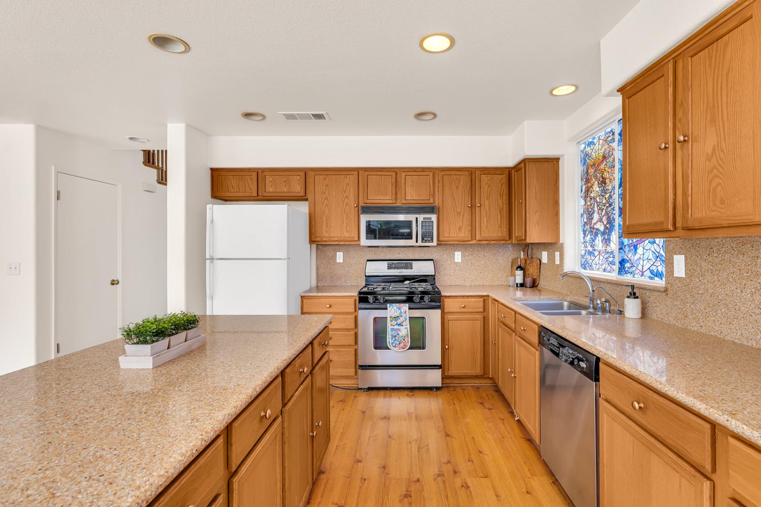 661 Sandhill Crane Dr, Los Banos, CA 93635