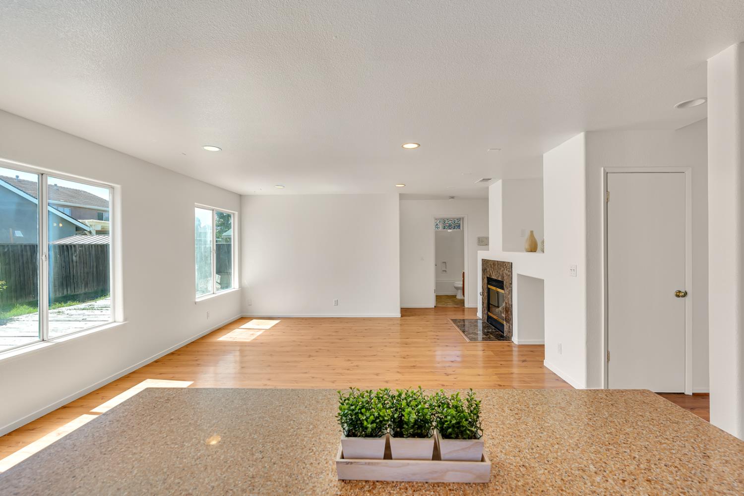 661 Sandhill Crane Dr, Los Banos, CA 93635