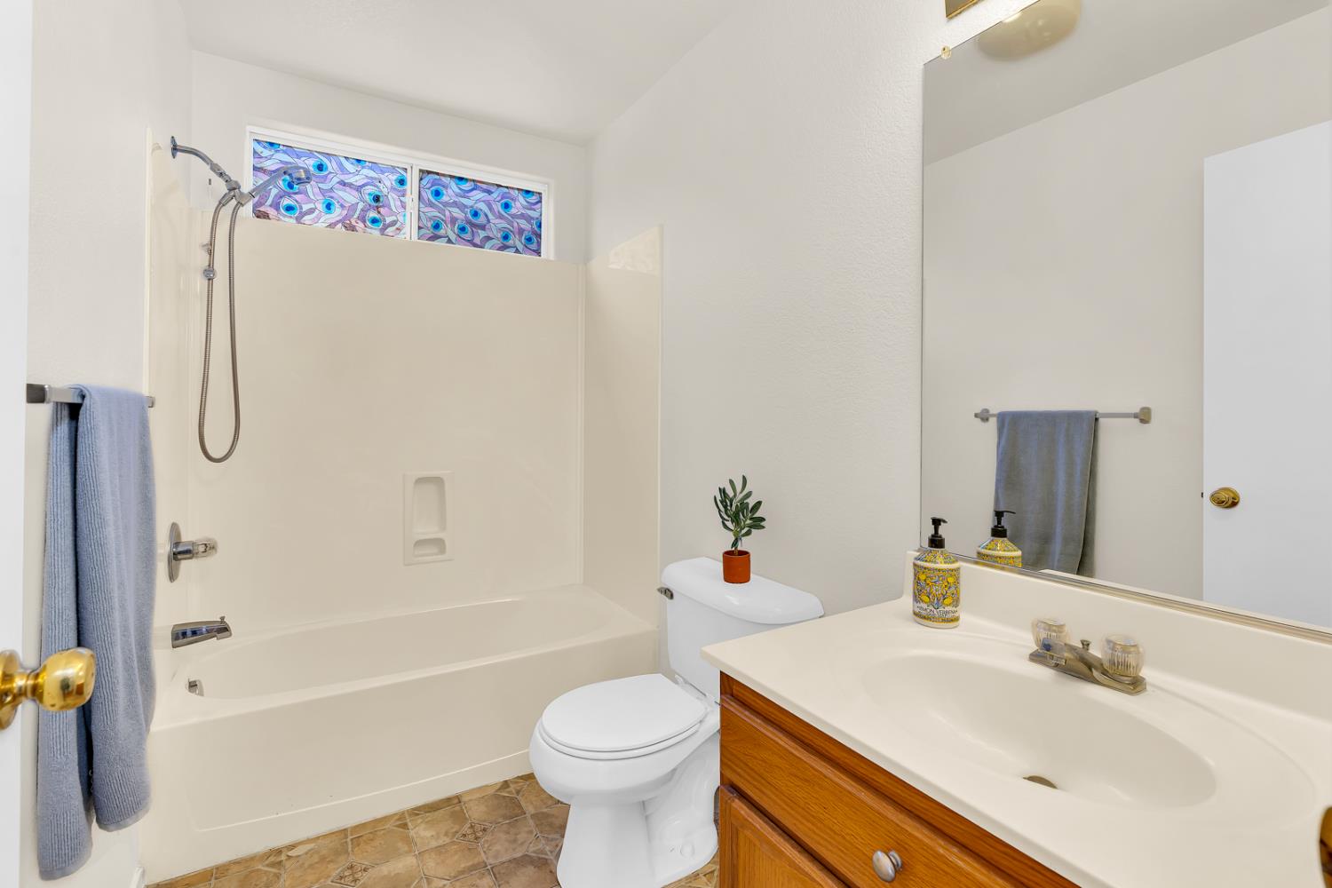 661 Sandhill Crane Dr, Los Banos, CA 93635