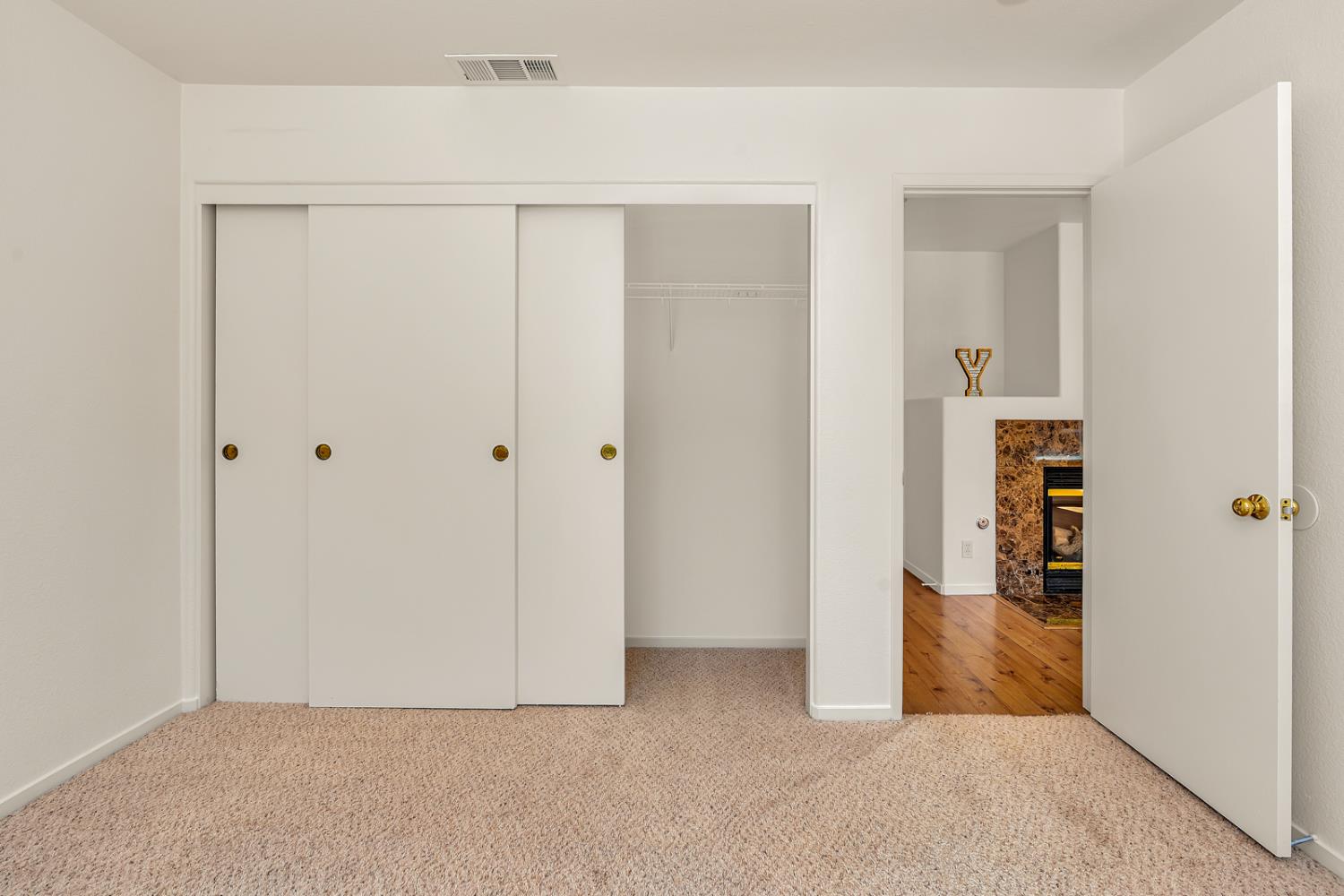 661 Sandhill Crane Dr, Los Banos, CA 93635