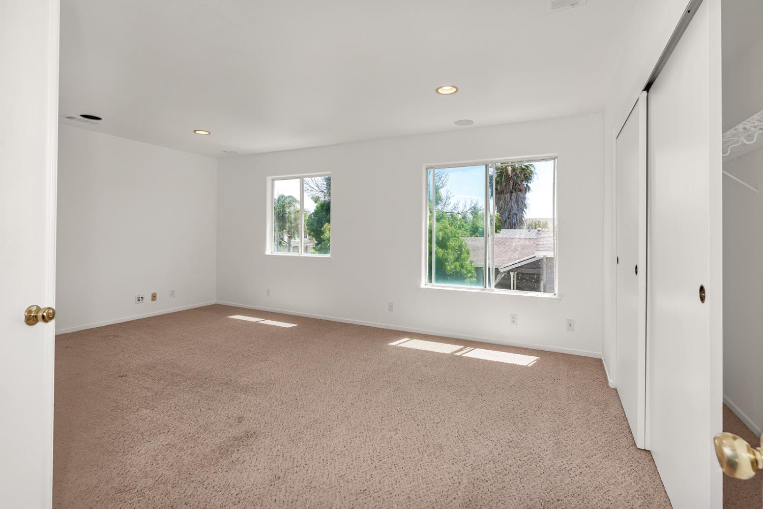 661 Sandhill Crane Dr, Los Banos, CA 93635