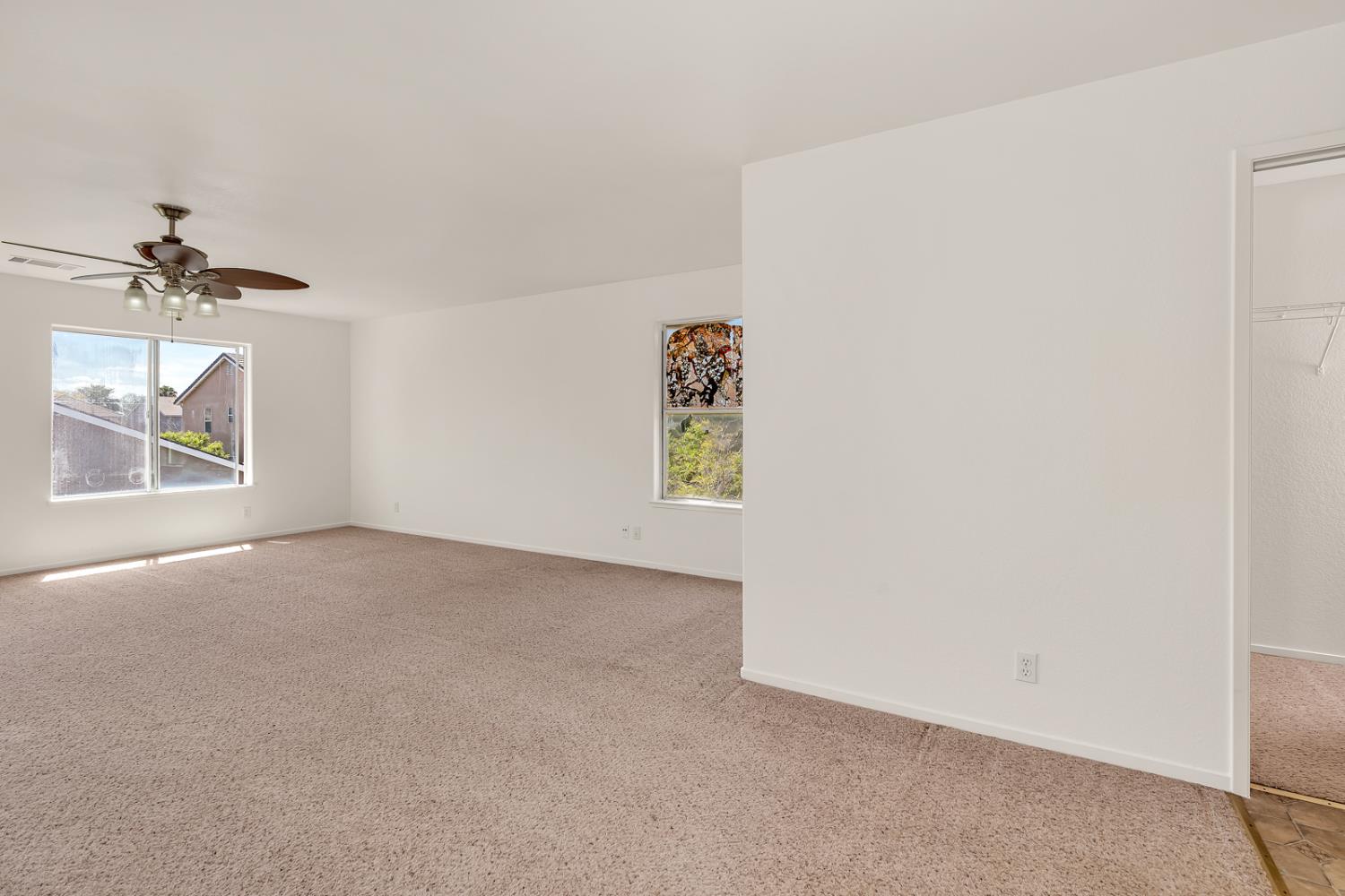 661 Sandhill Crane Dr, Los Banos, CA 93635