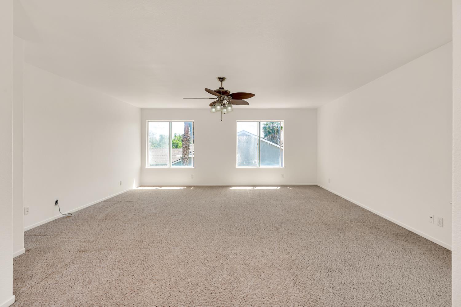 661 Sandhill Crane Dr, Los Banos, CA 93635