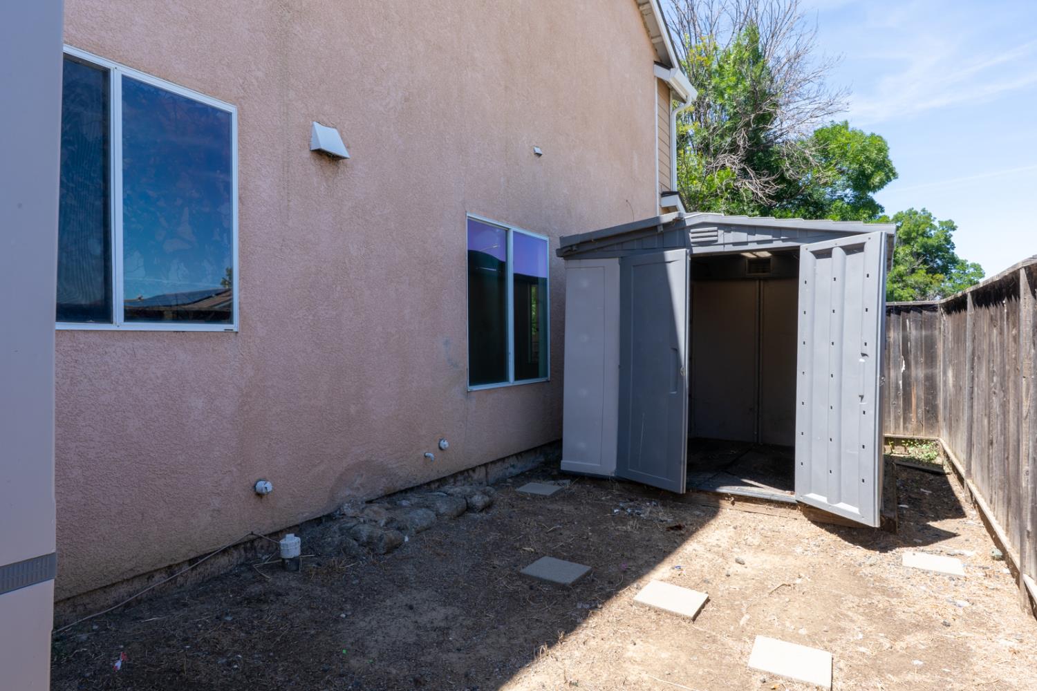 661 Sandhill Crane Dr, Los Banos, CA 93635