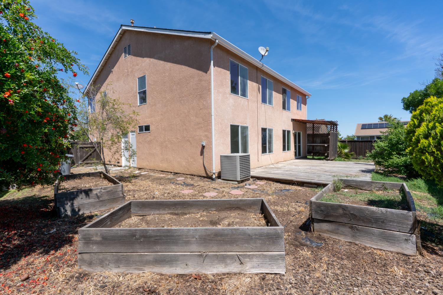 661 Sandhill Crane Dr, Los Banos, CA 93635