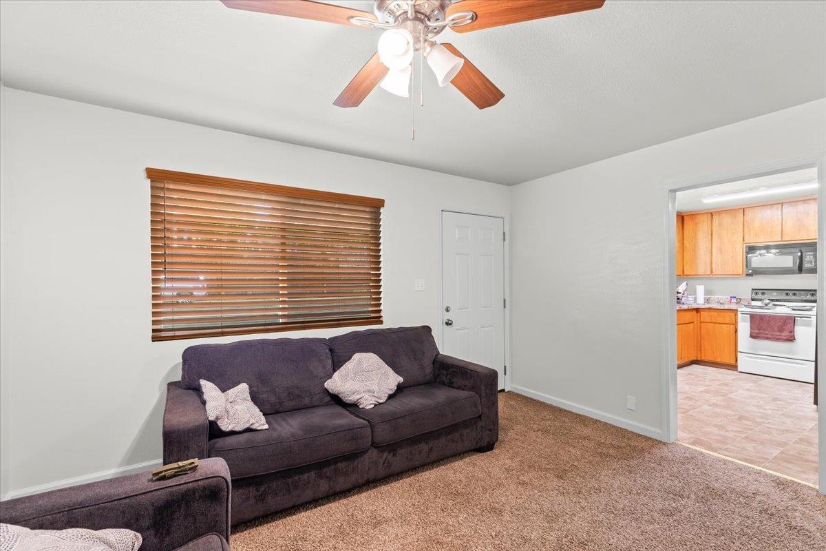 180 E J St, Oakdale, CA 95361