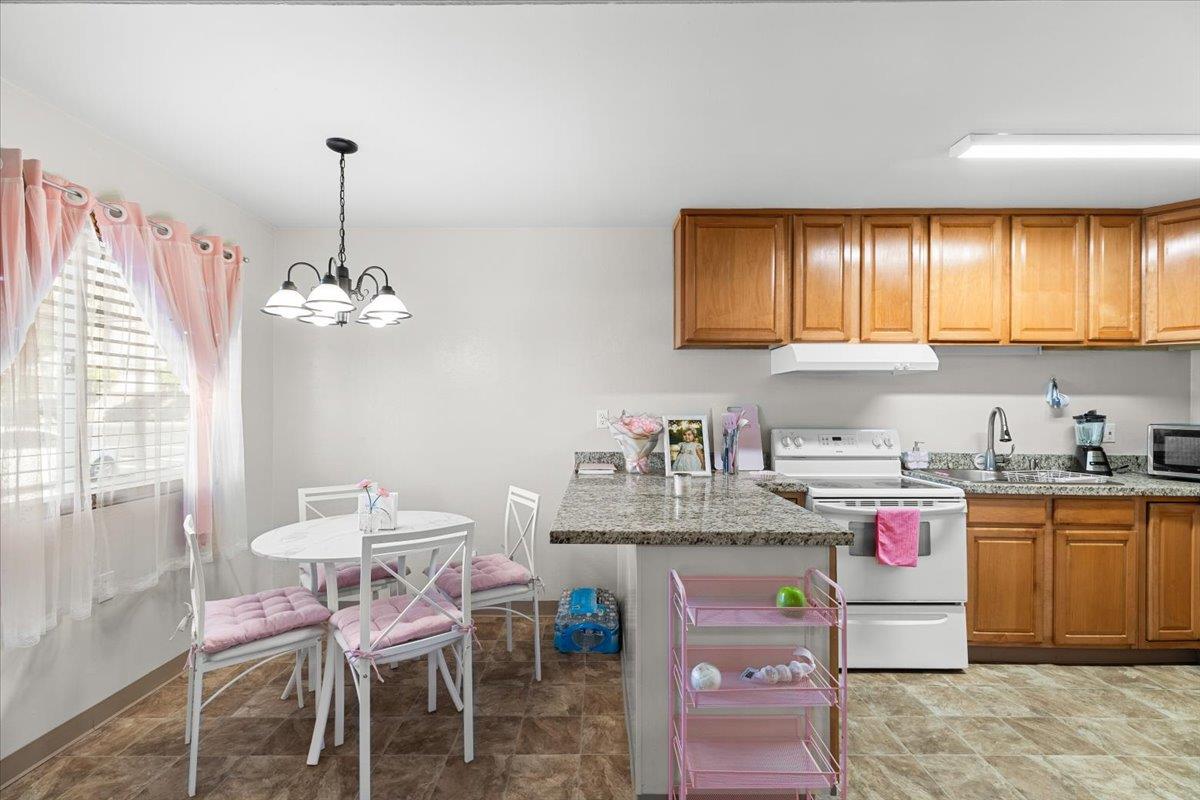 180 E J St, Oakdale, CA 95361