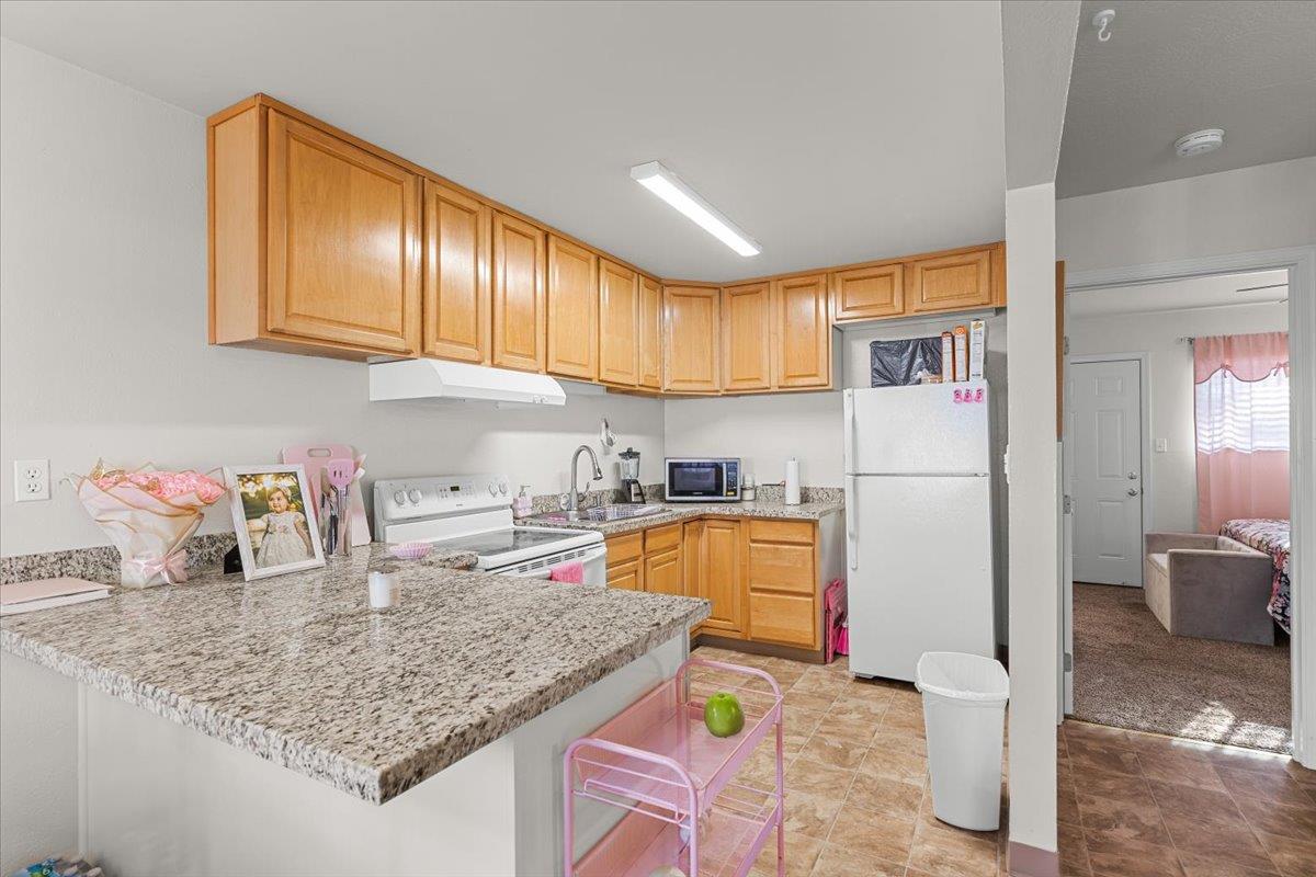 180 E J St, Oakdale, CA 95361