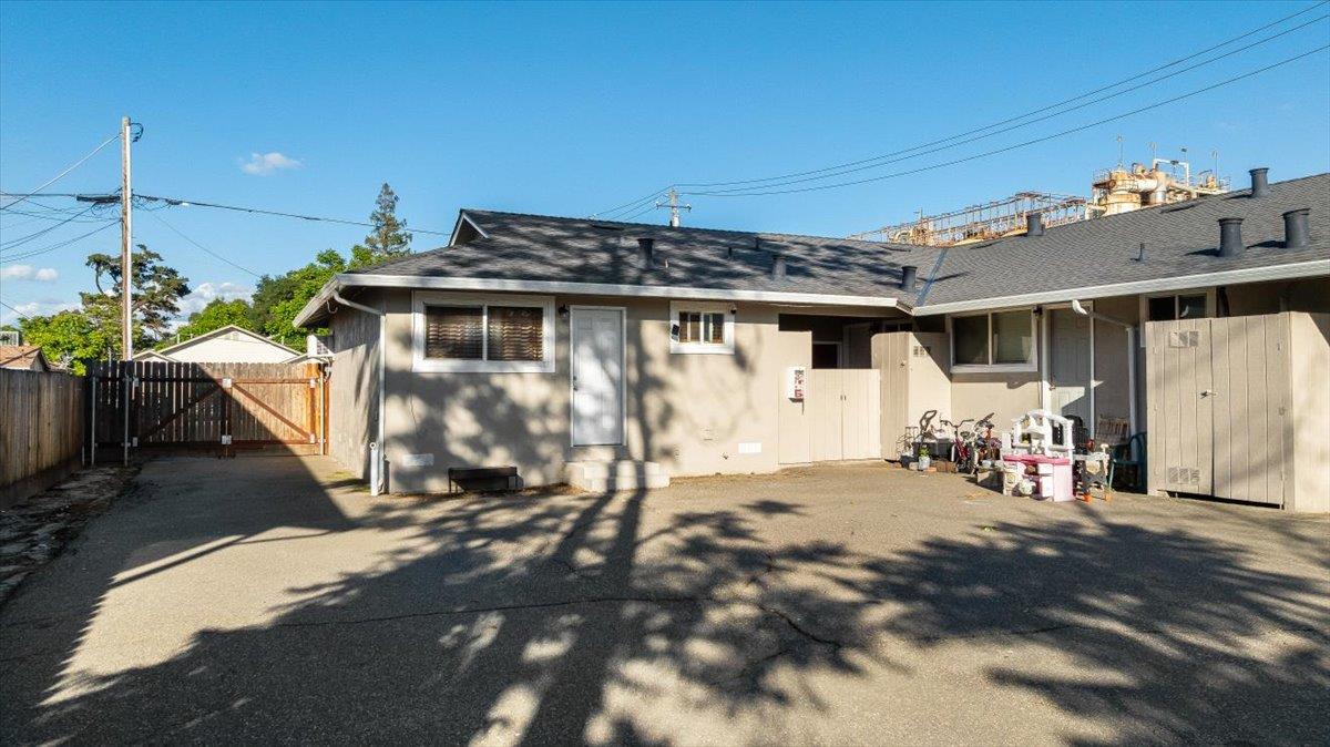 180 E J St, Oakdale, CA 95361