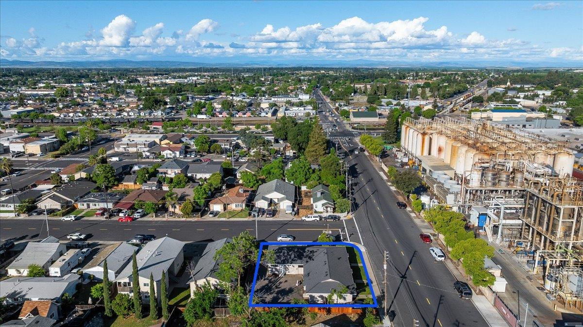 180 E J St, Oakdale, CA 95361