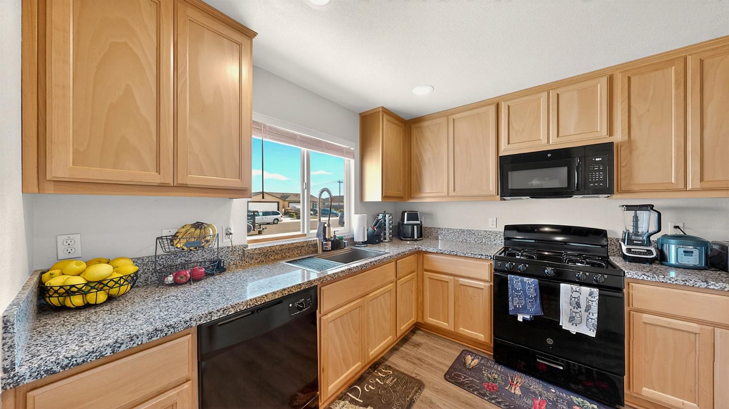 753 Taryn Ct, Merced, CA 95341